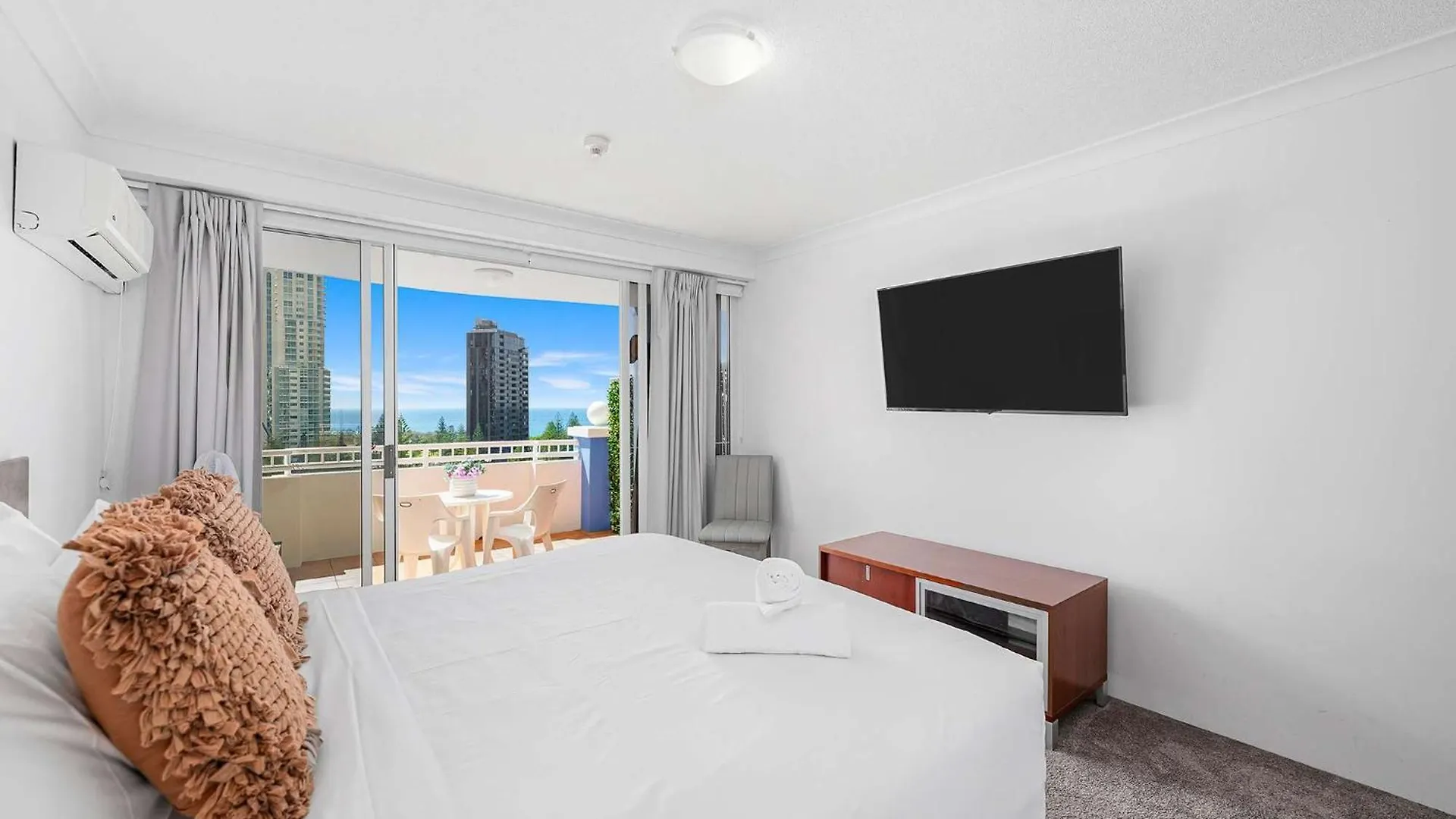 Oceanview Apartment In Resort Complex Gold Coast